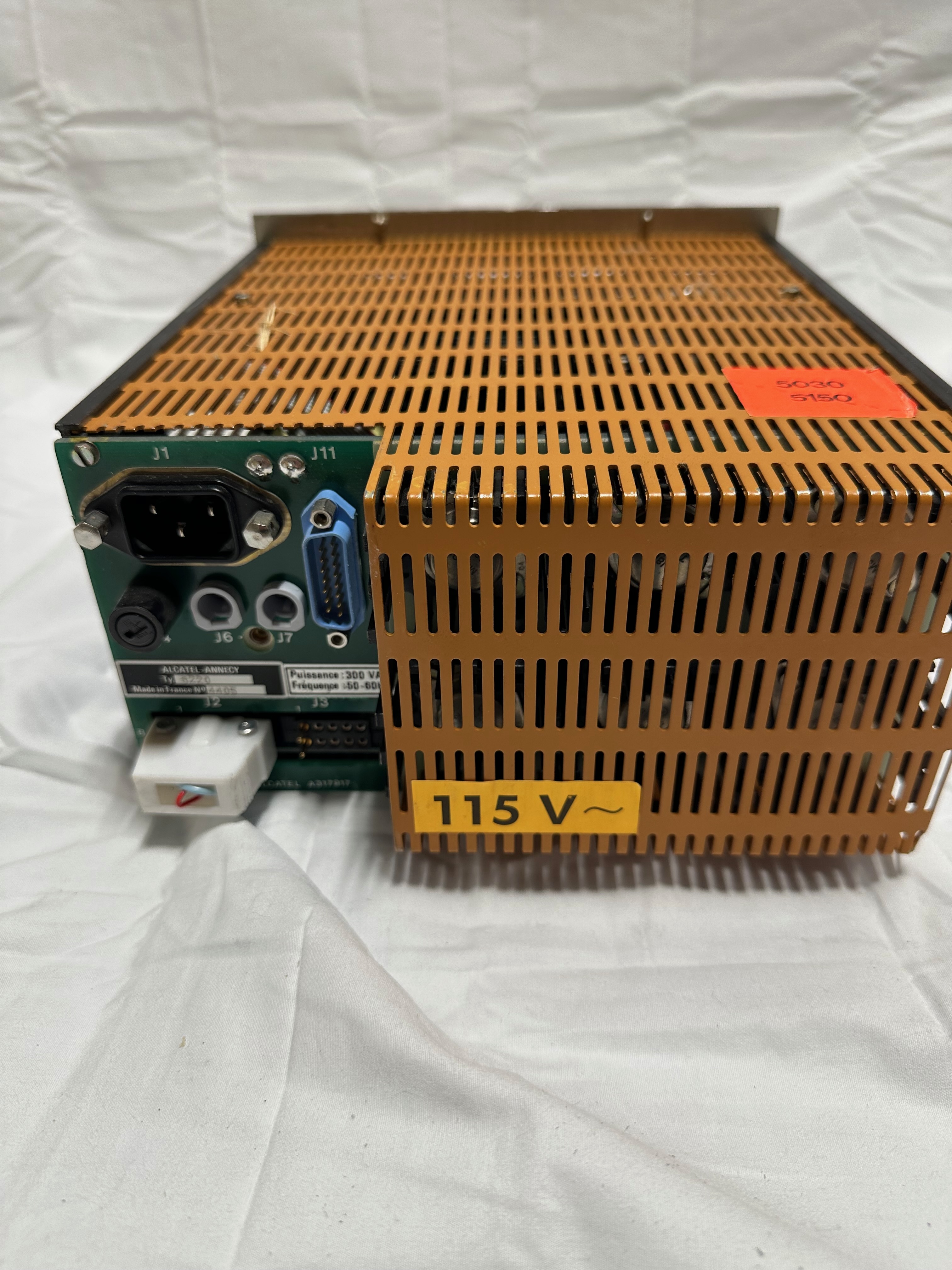 Alcatel CFF 450 Turbo Turbo pump controller view 2
