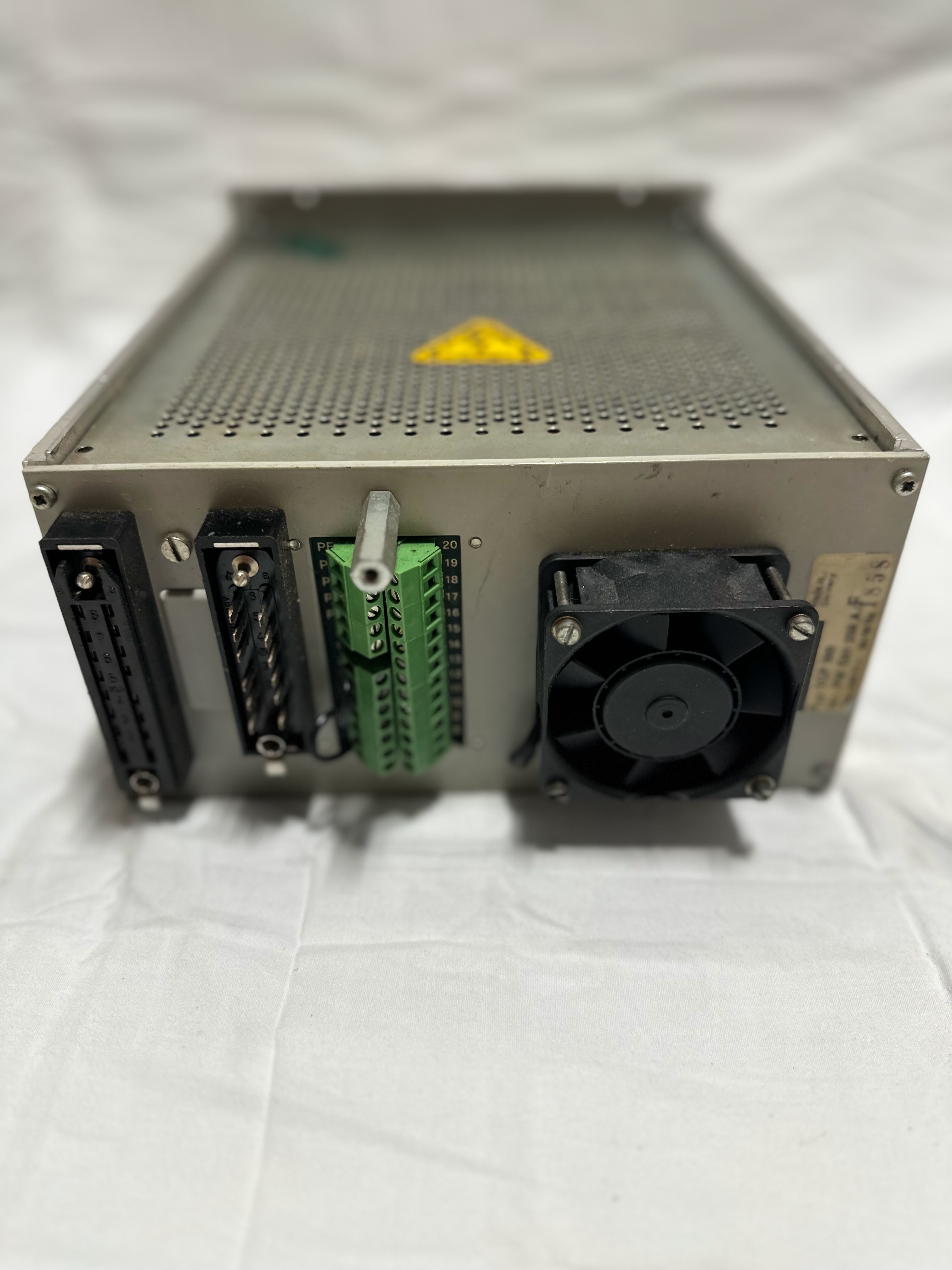 Pfeiffer TCP300 Turbo pump controller view 2