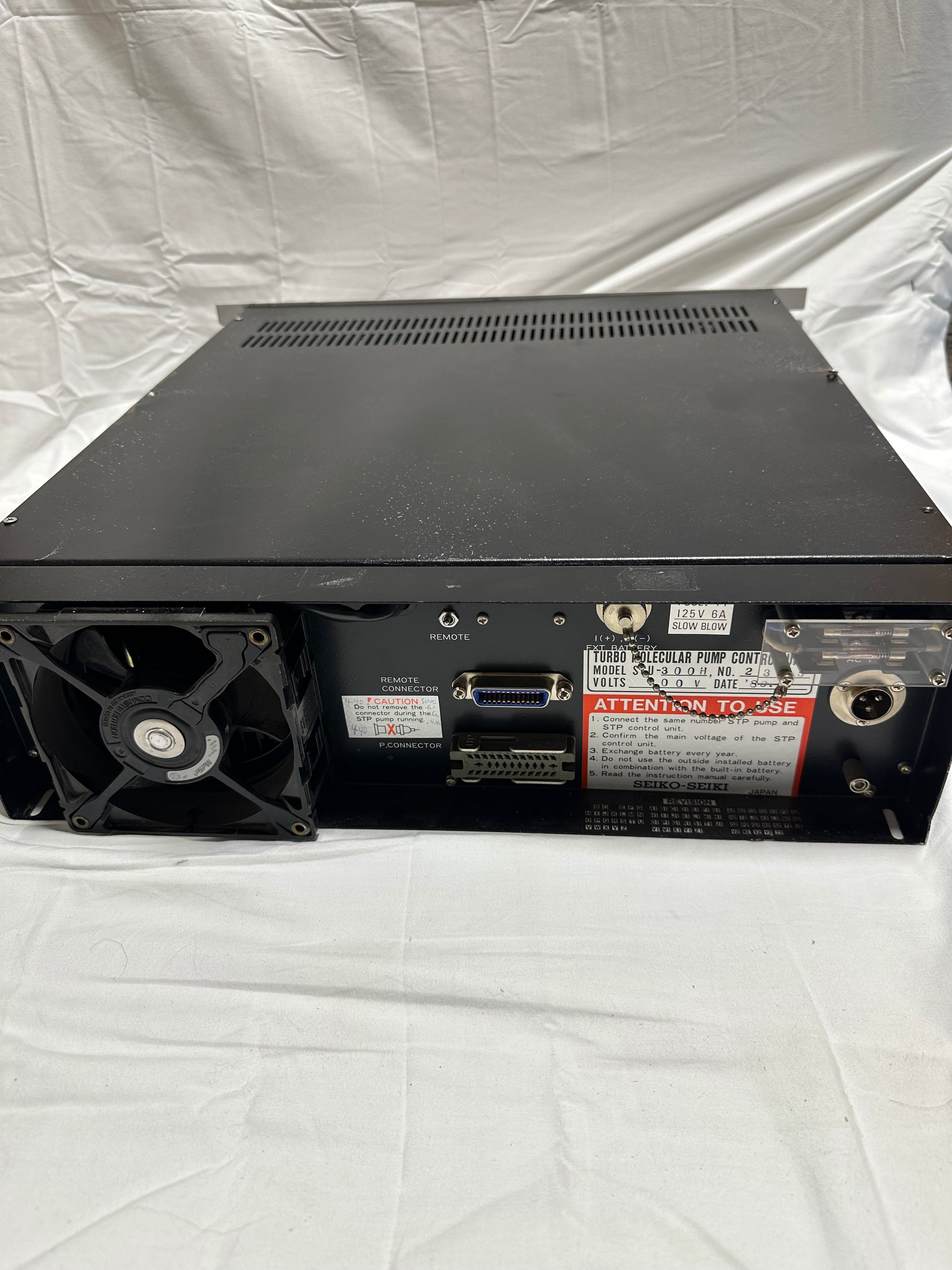 Seiko Seiki SCU-300H STP Control Unit Turbo pump controller (SCU-300H) view 3
