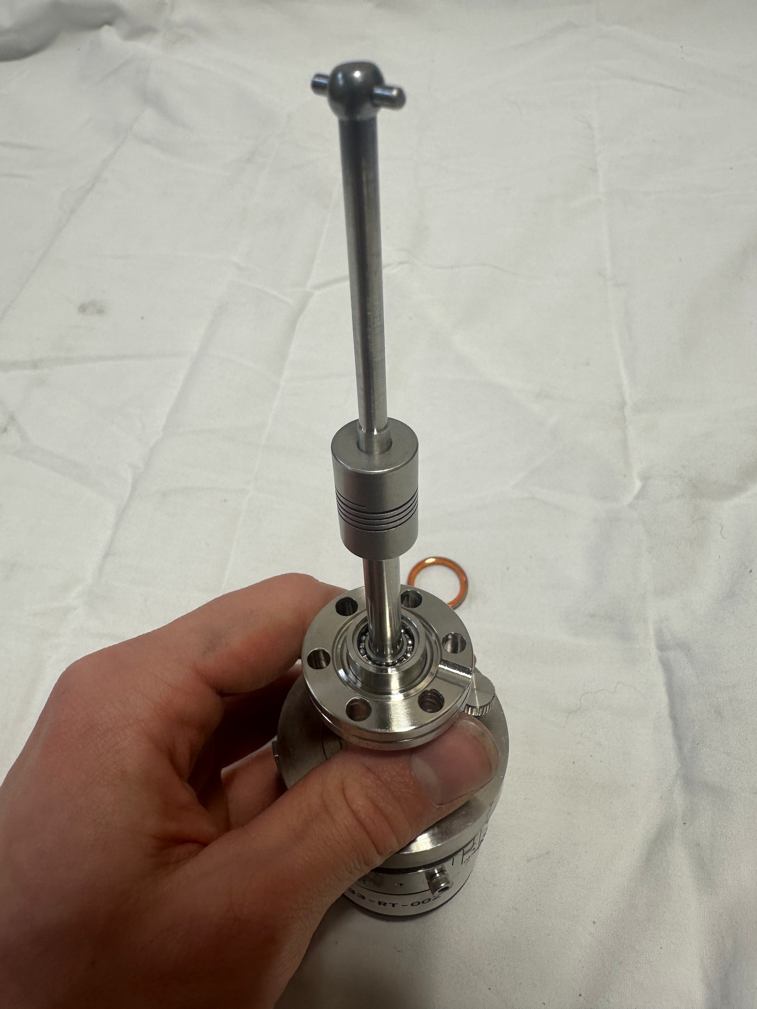 CF1.33 rotary feedthrough view 2