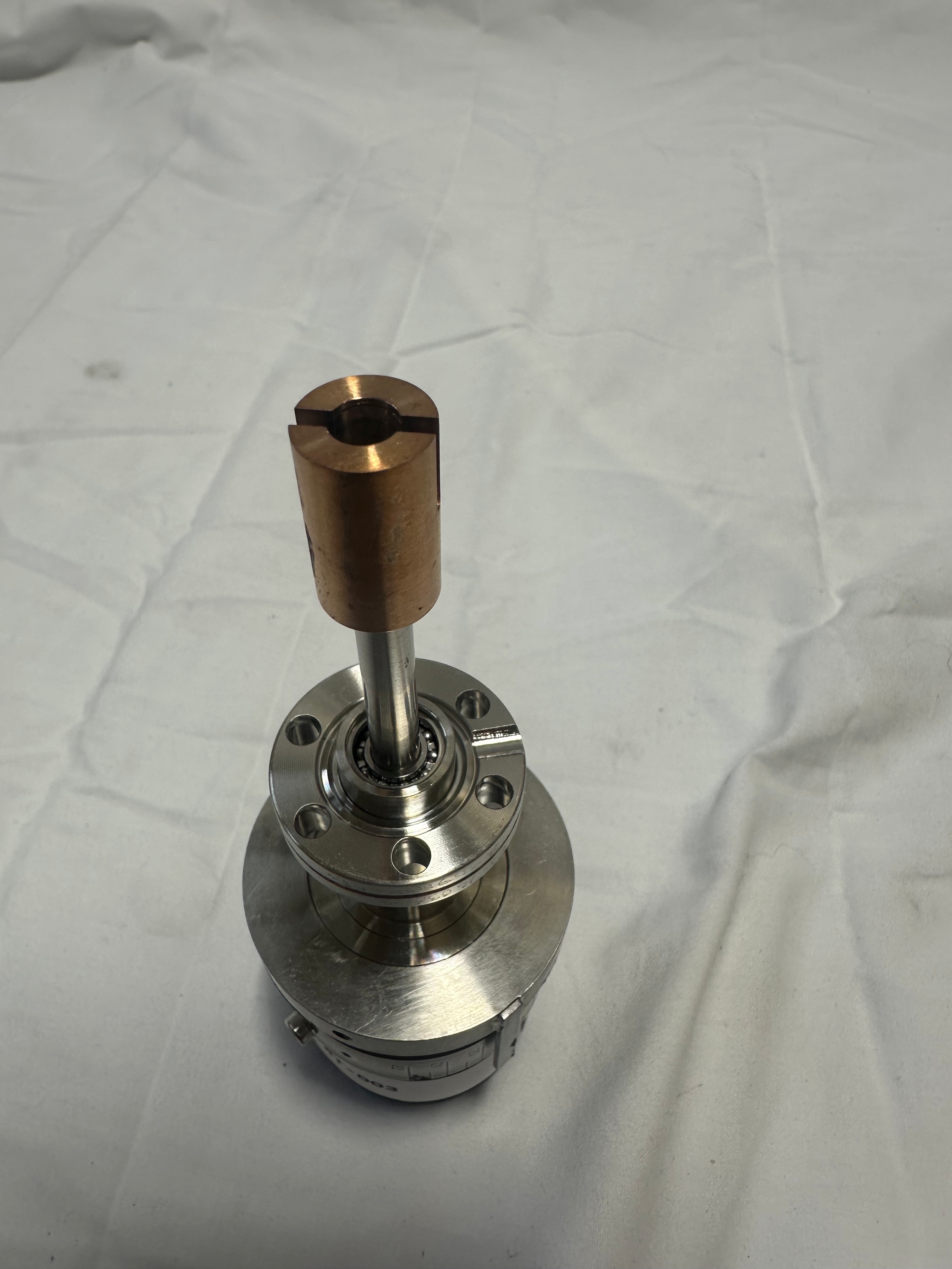 CF1.33 rotary feedthrough view 2