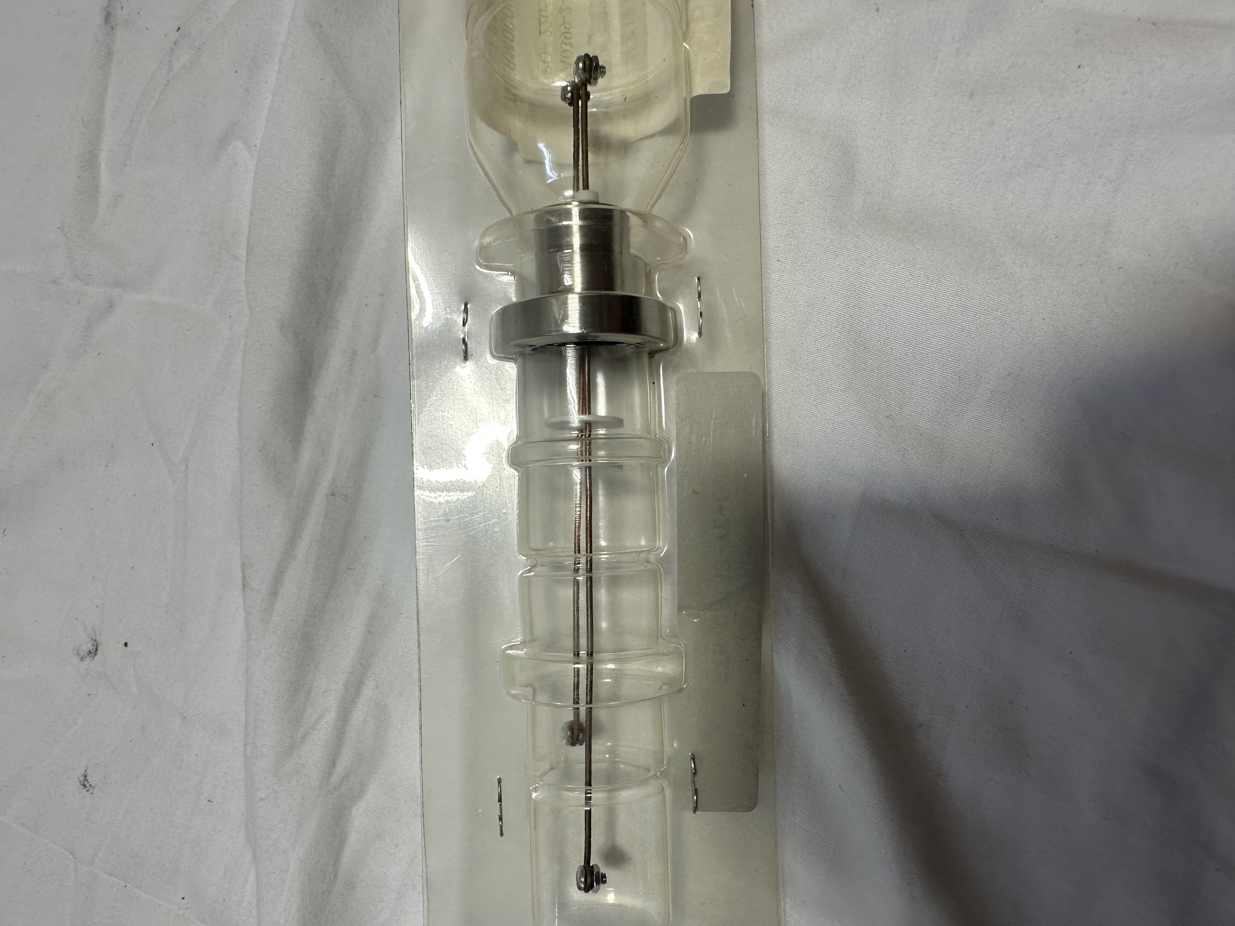 Pfeiffer 15867 CF1.33 Thermocouple Feedthrough view 2