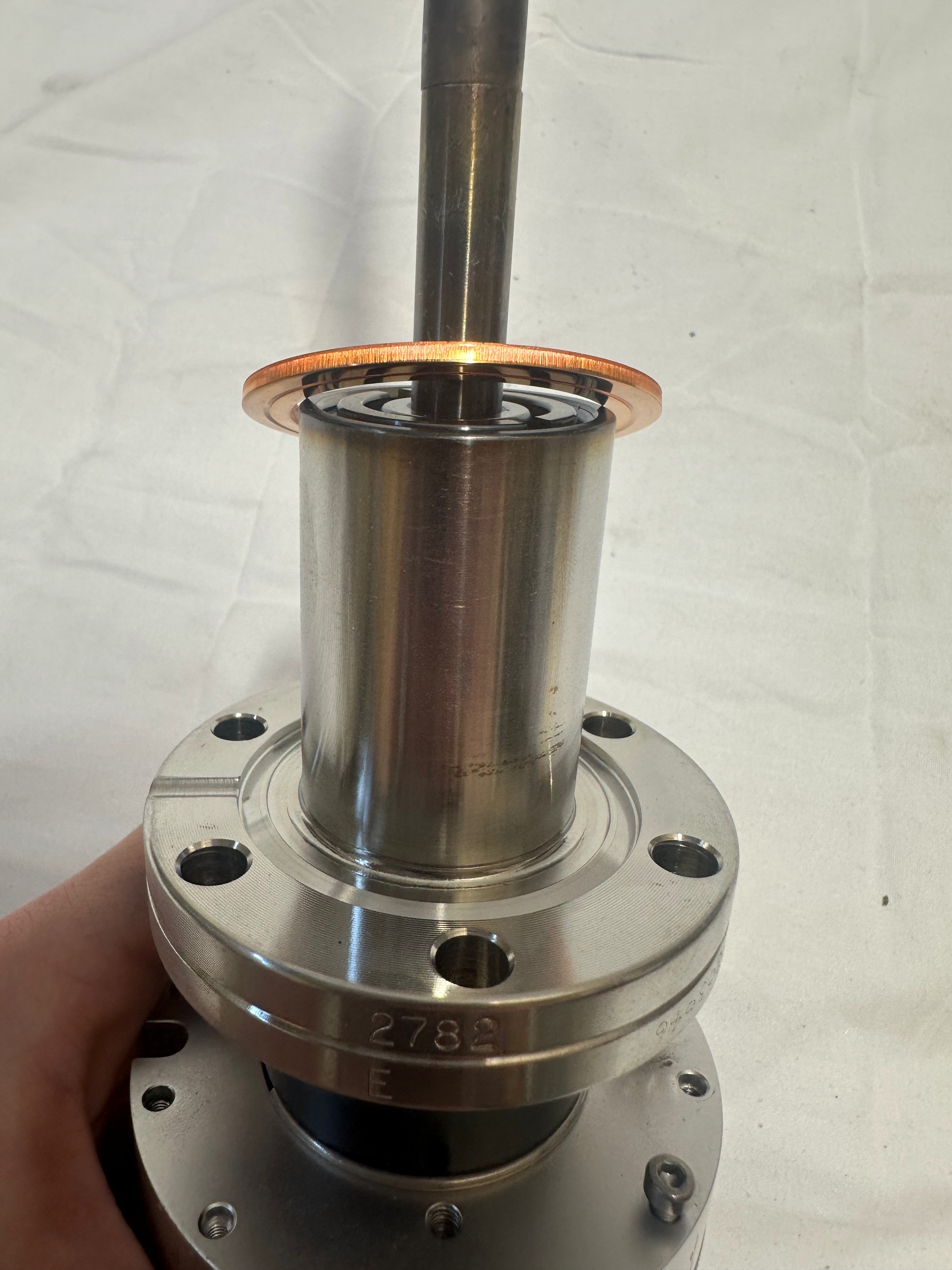 Vacuum Generators Limited CF2.75 rotary feedthrough view 2