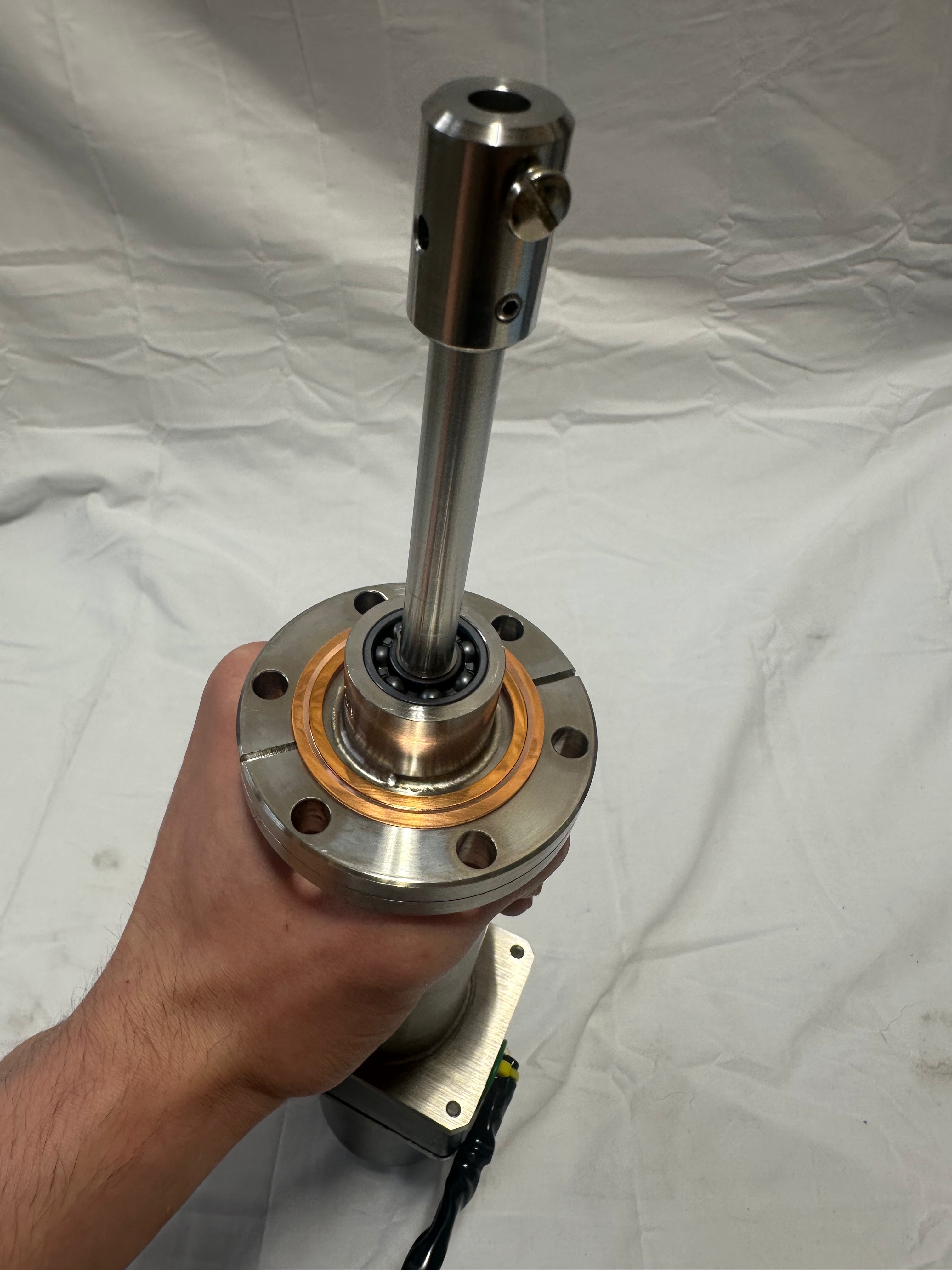 Thermionics Northwest FRM-275-38/MSC CF2.75 rotary feedthrough view 3