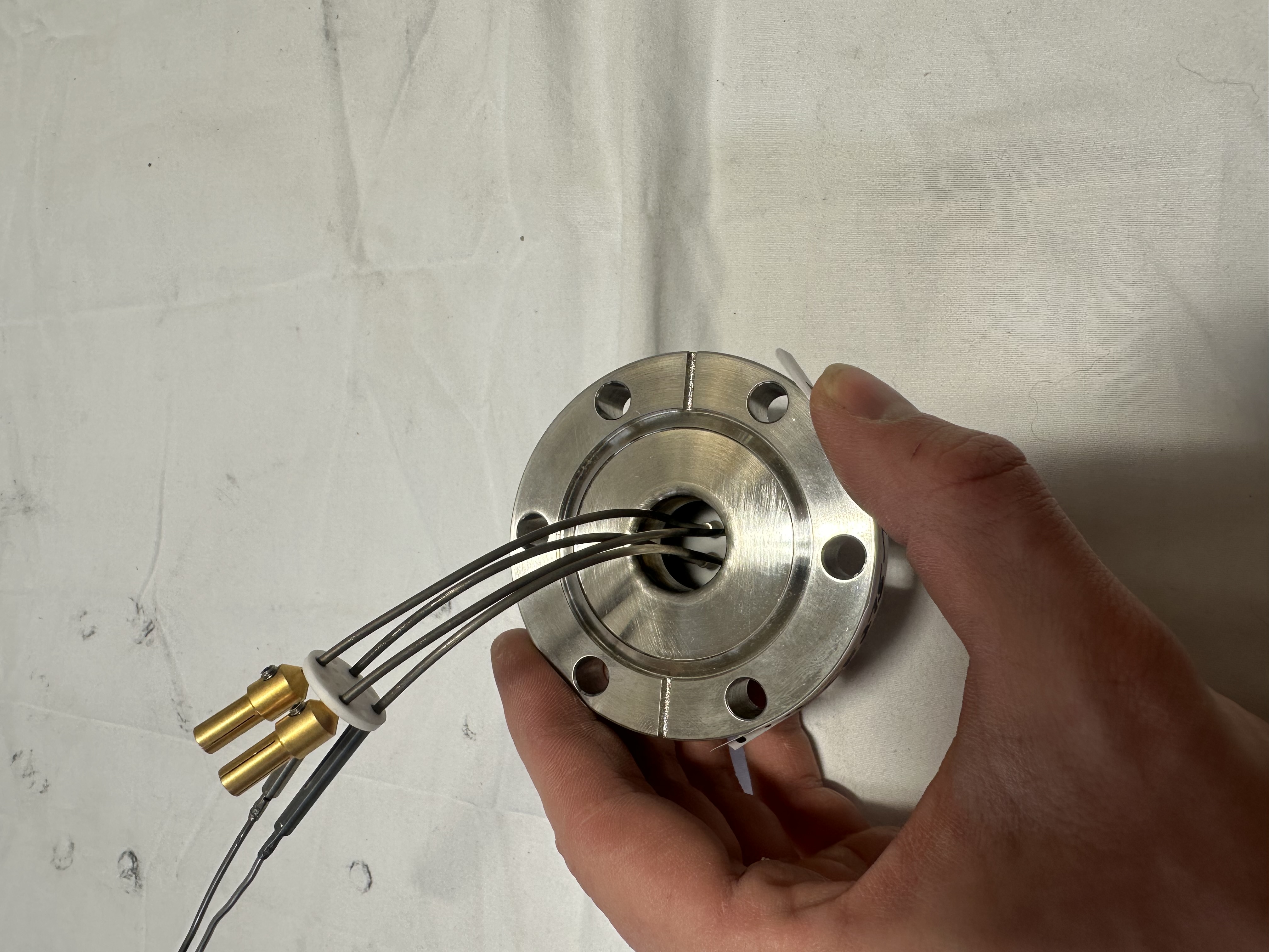 CF2.75 Thermocouple Feedthrough, 4-Pin + 2-Pin view 4