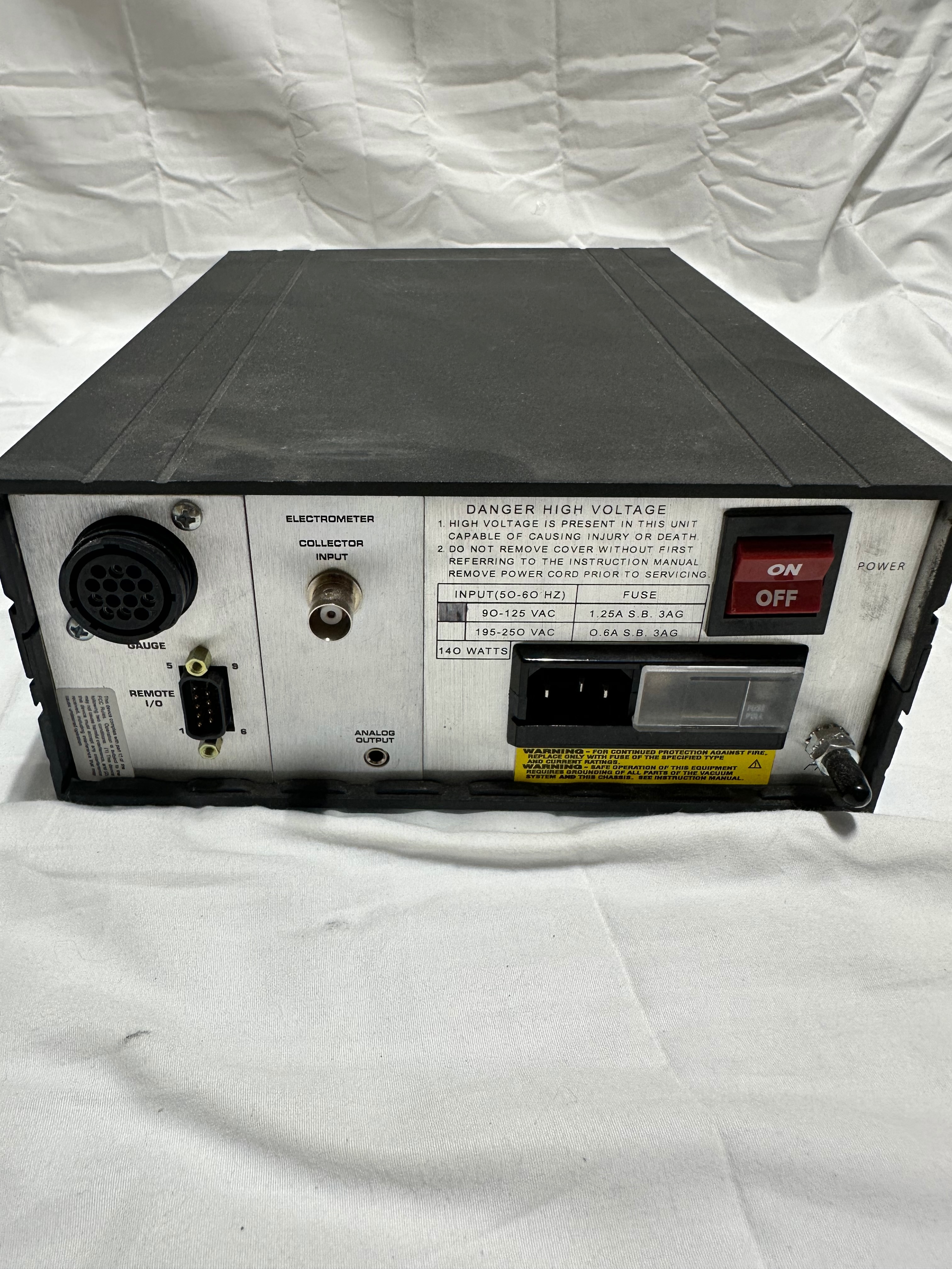 Granville-Phillips 330504-TI Gauge Controller view 2