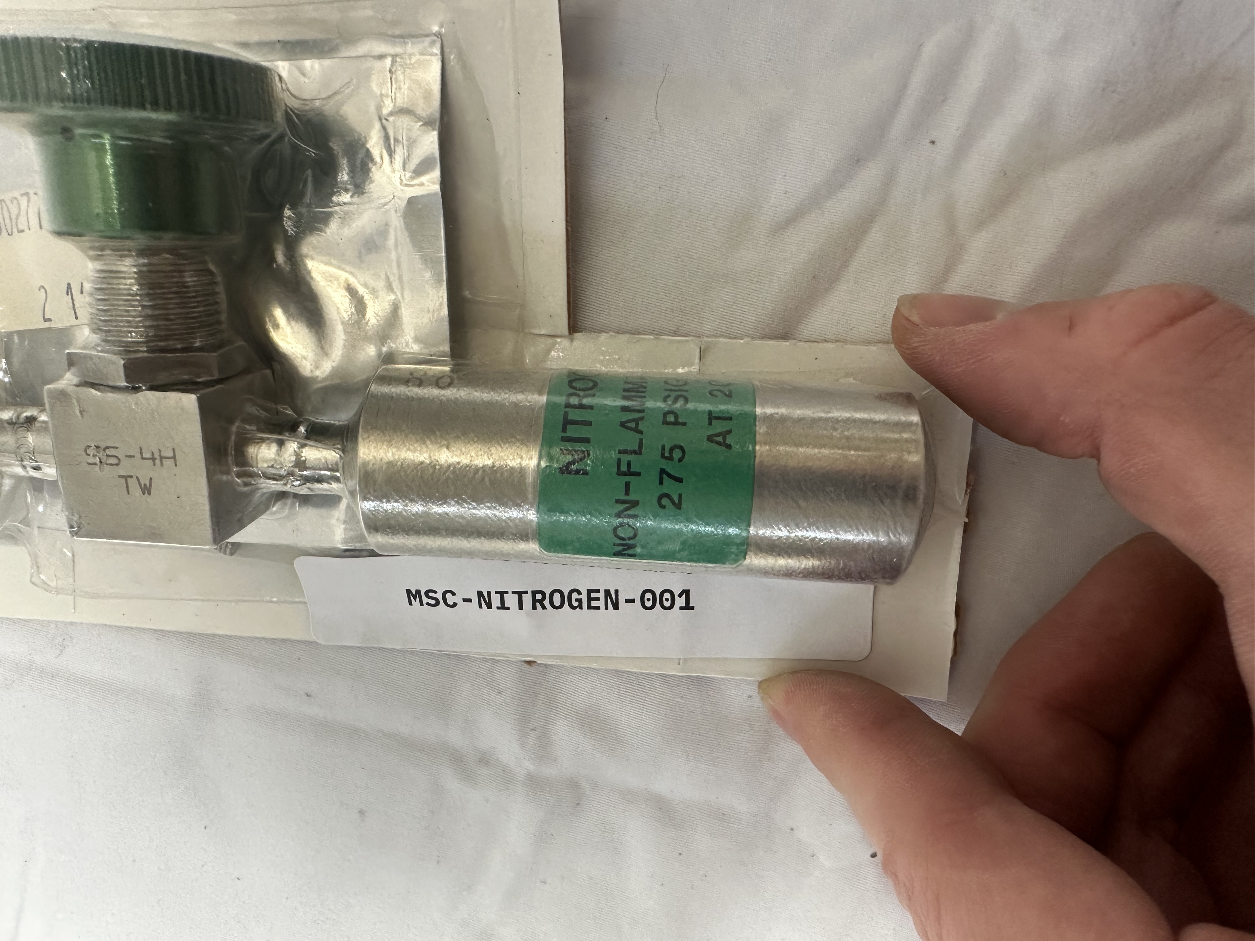 NUPRO 316-25CC Nitrogen Mini Cylinder w/ Valve, 25psi view 2