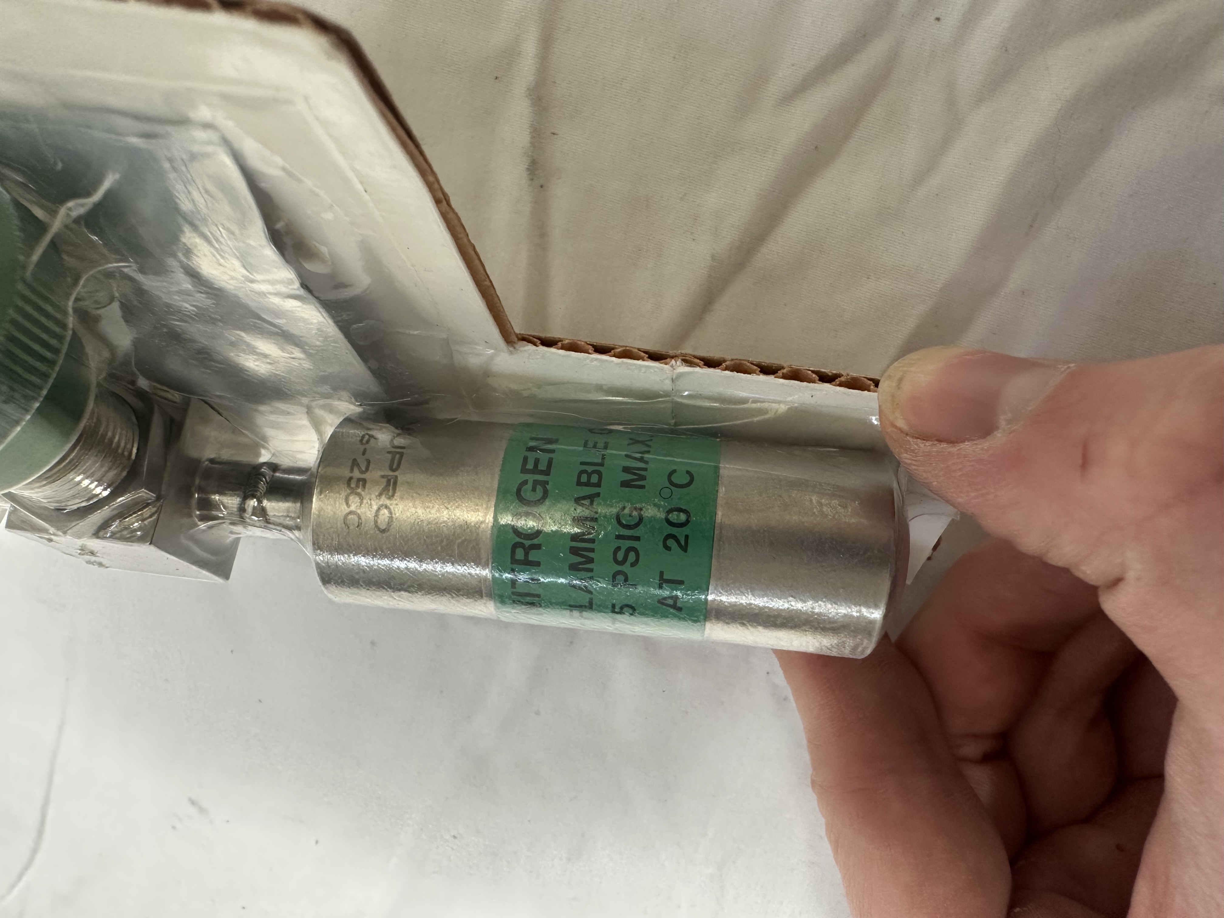 NUPRO 316-25CC Nitrogen Mini Cylinder w/ Valve, 25psi view 3