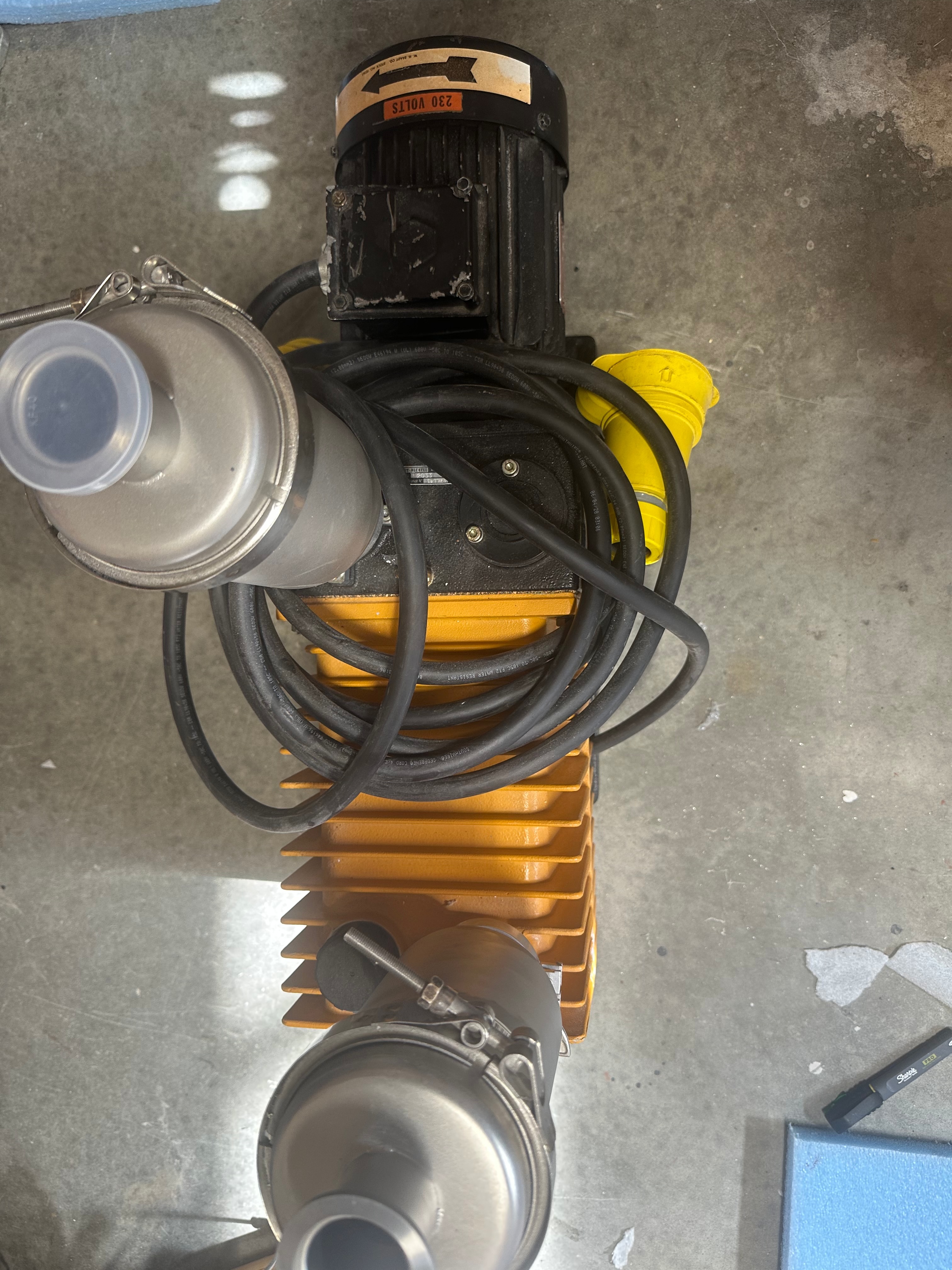 Alcatel Pascal 2033 Rotary vane pump view 2