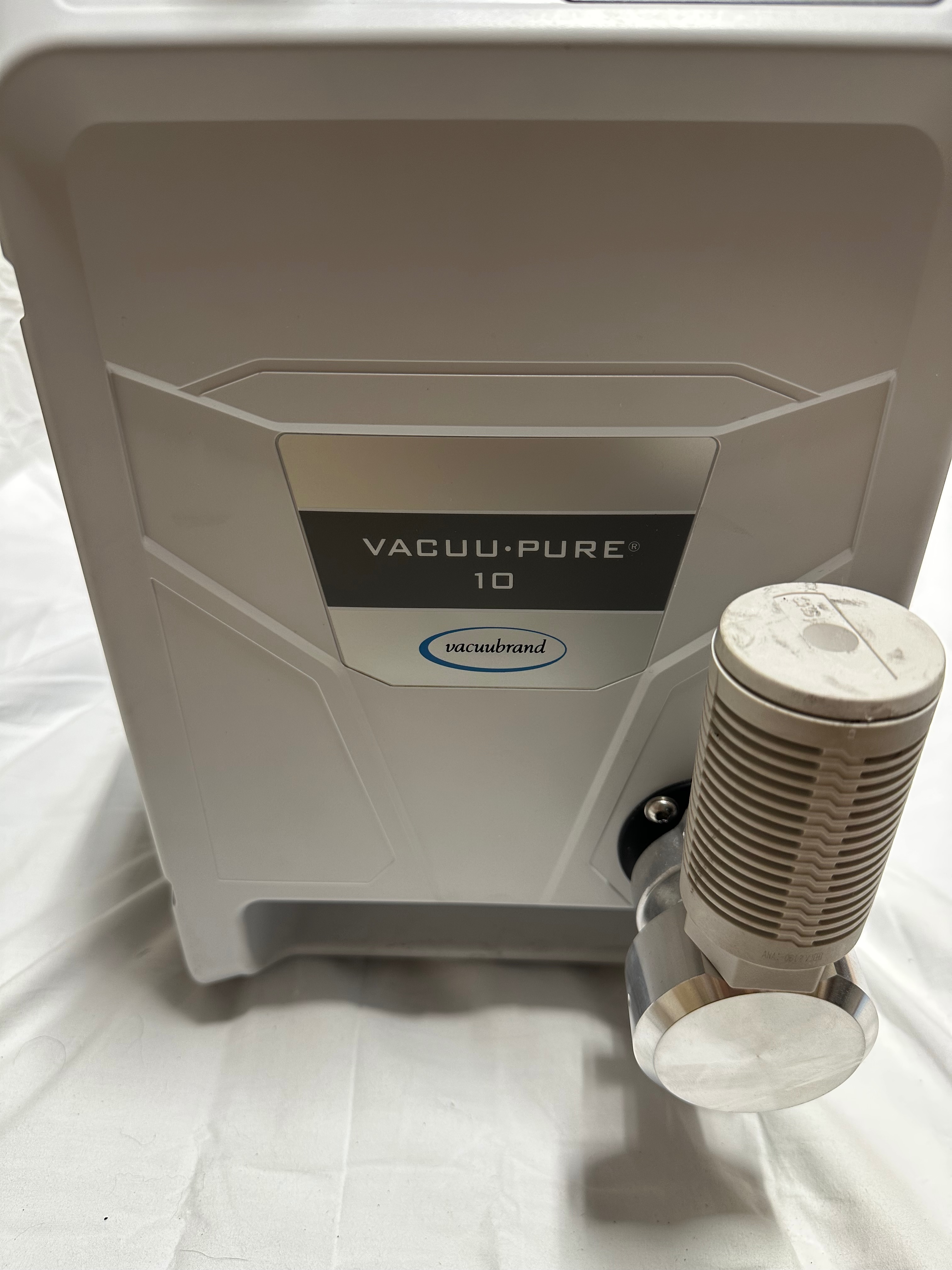Vacuubrand Vacuupure 10 Scroll pump view 2