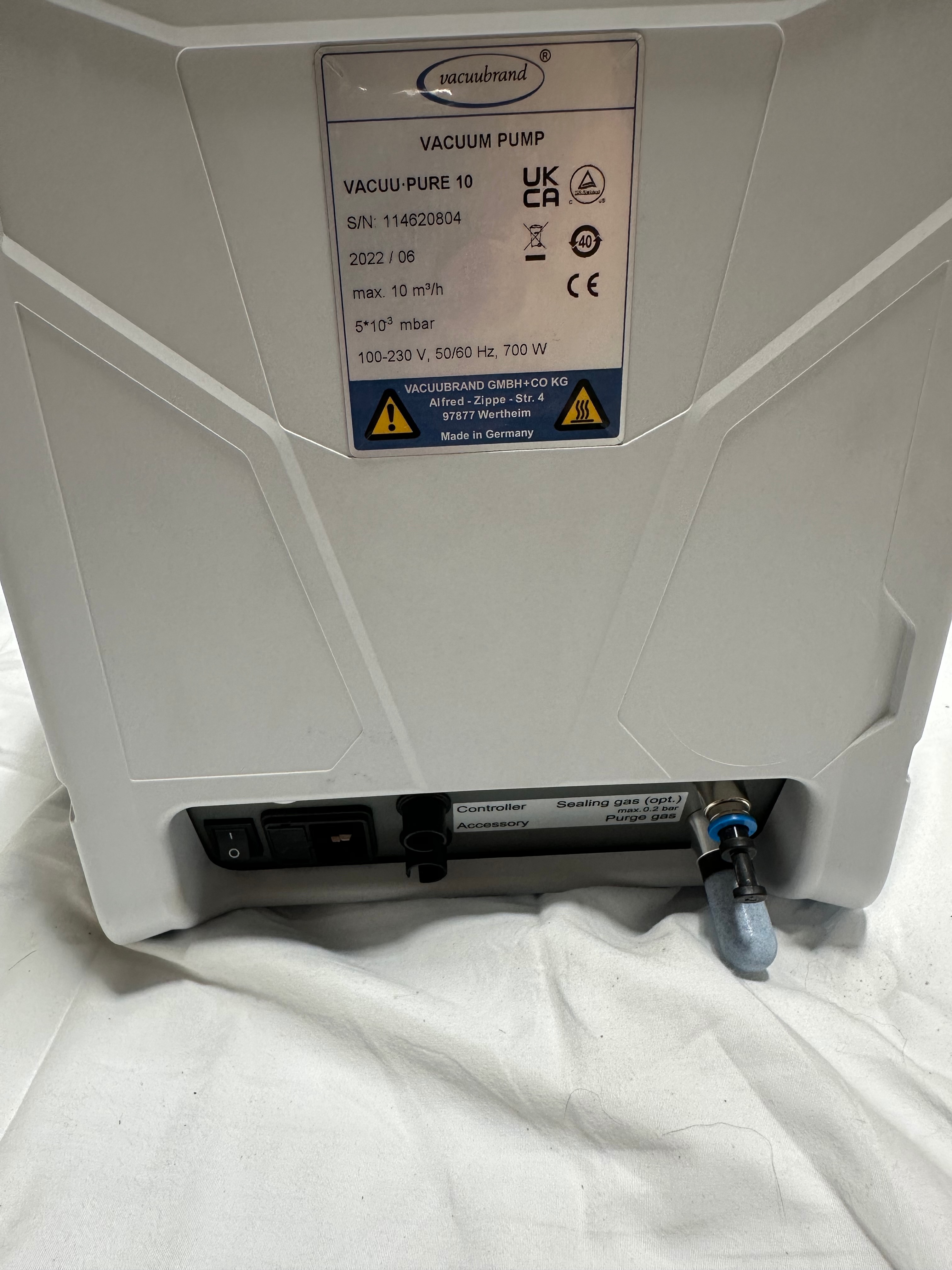 Vacuubrand Vacuupure 10 Scroll pump view 3