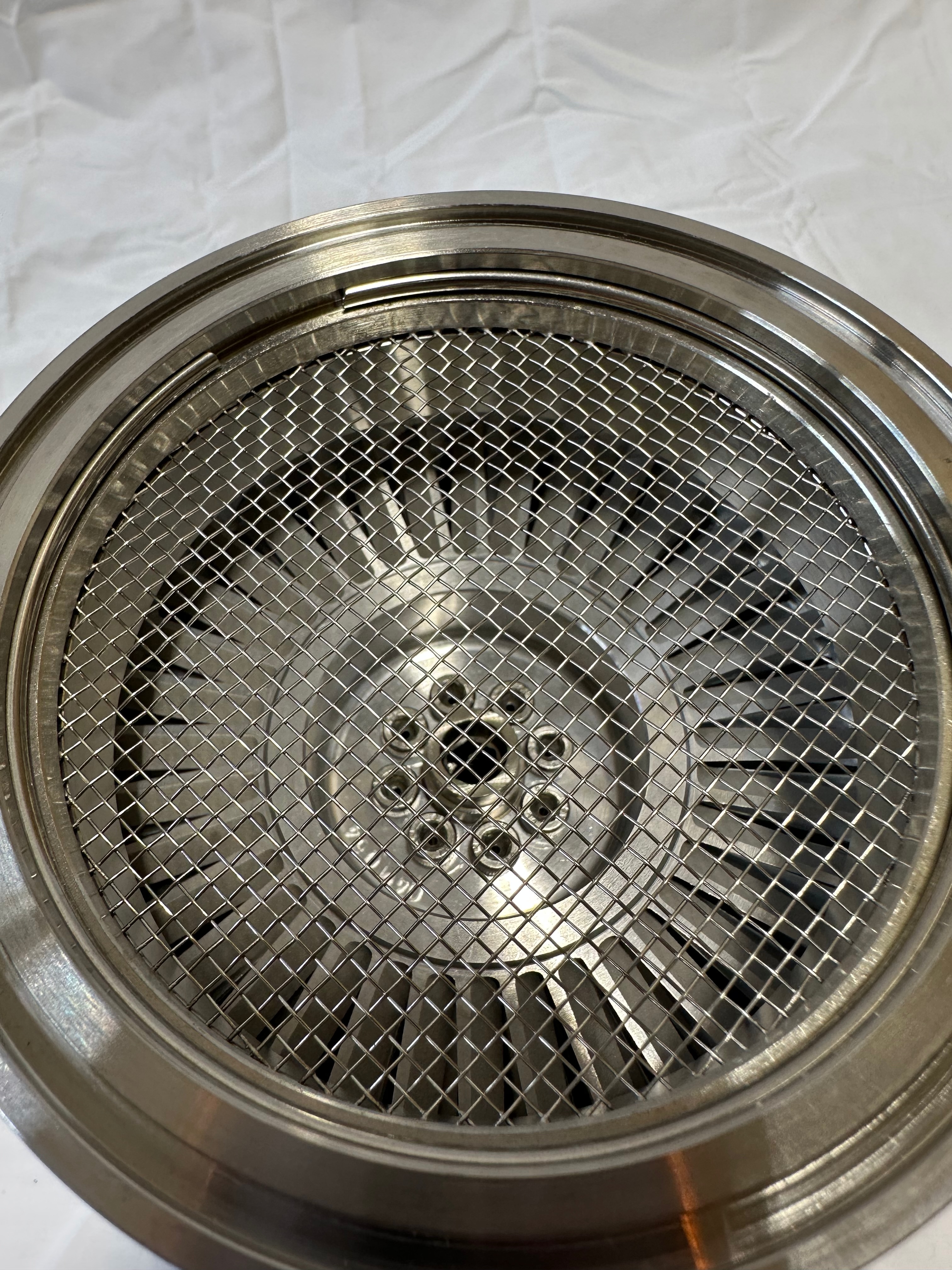 Seiko Seiki STP300H Turbo pump view 2