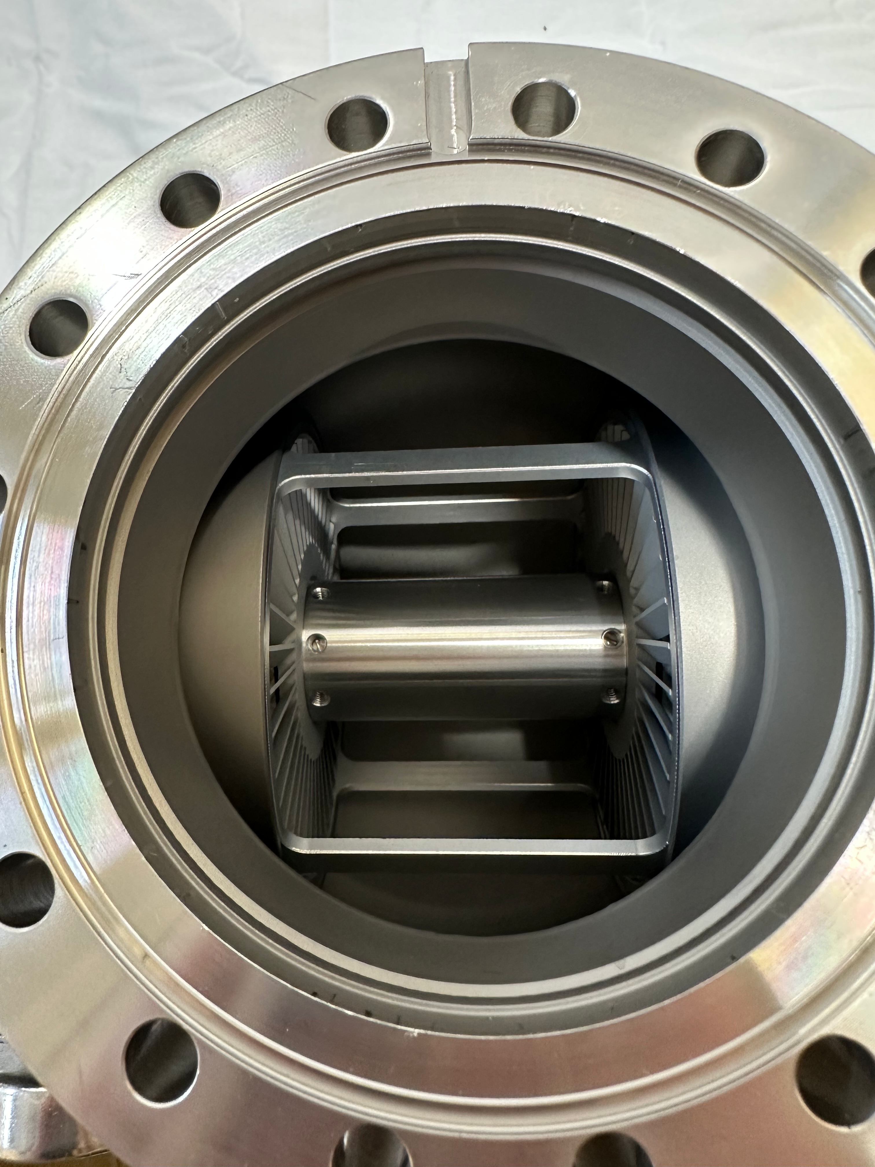 Pfeiffer TPU 330 Turbo pump view 2