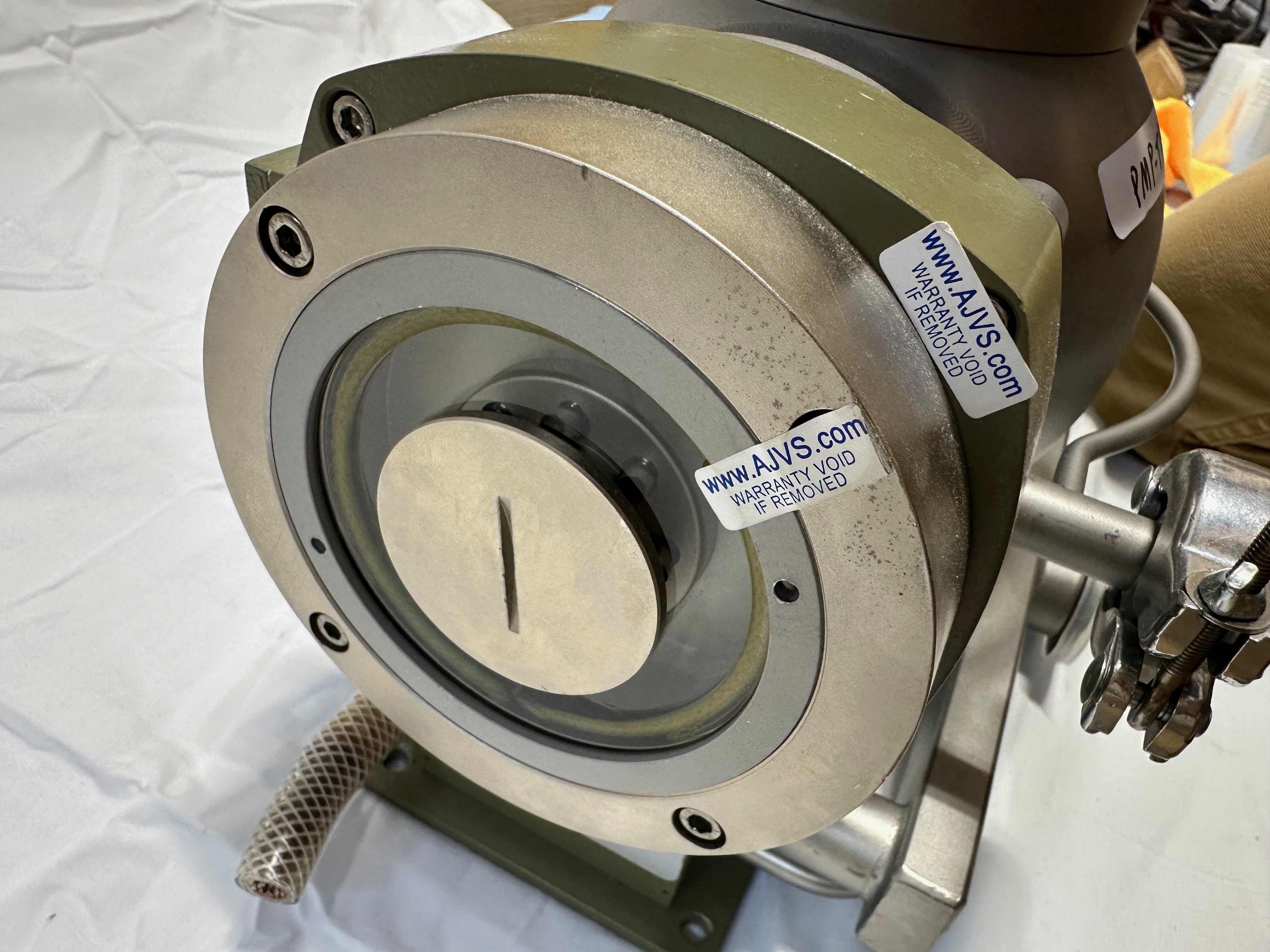 Pfeiffer TPU 330 Turbo pump view 4