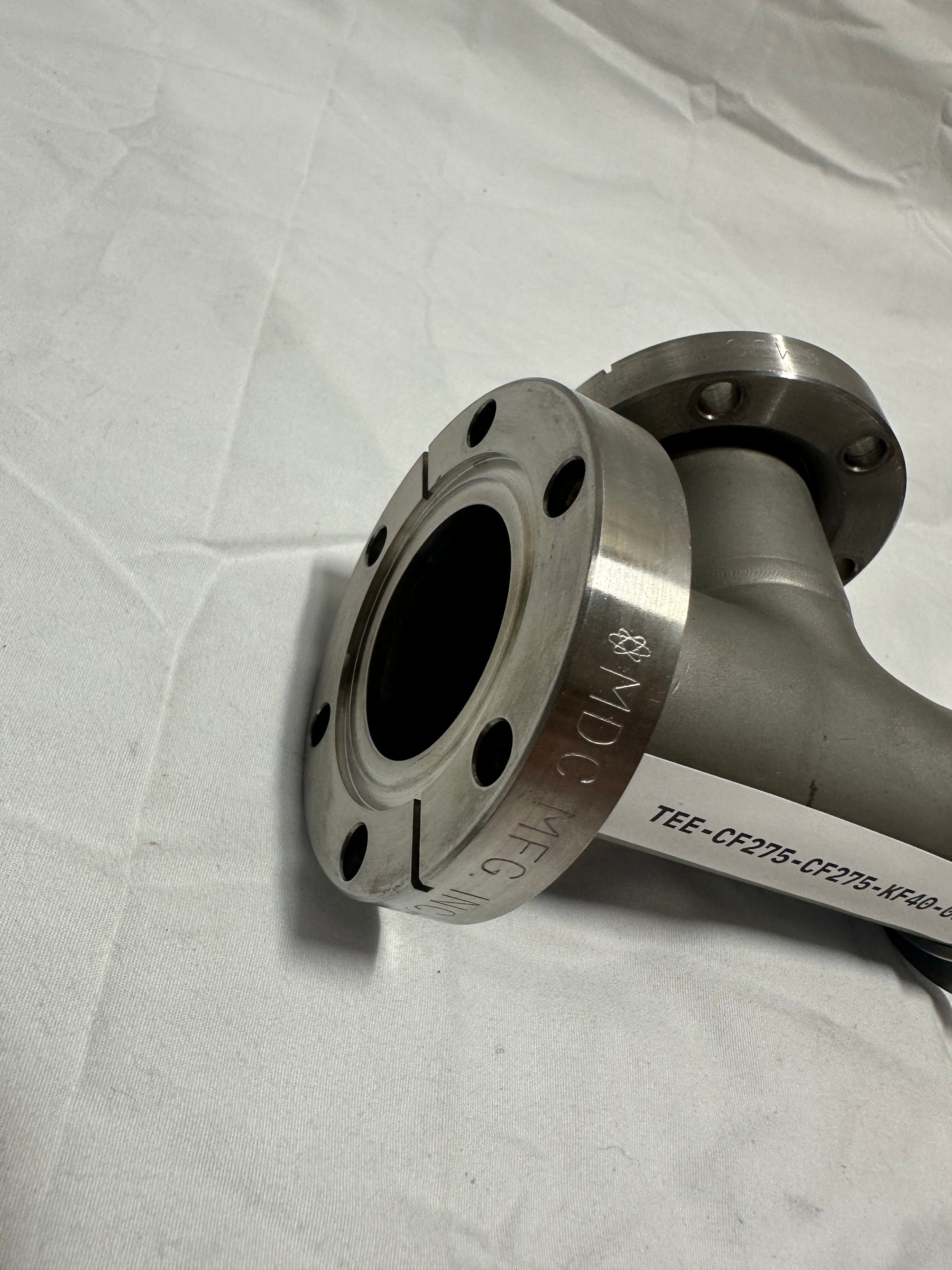 MDC Reducing tee, CF2.75 × CF2.75 × KF40 view 2