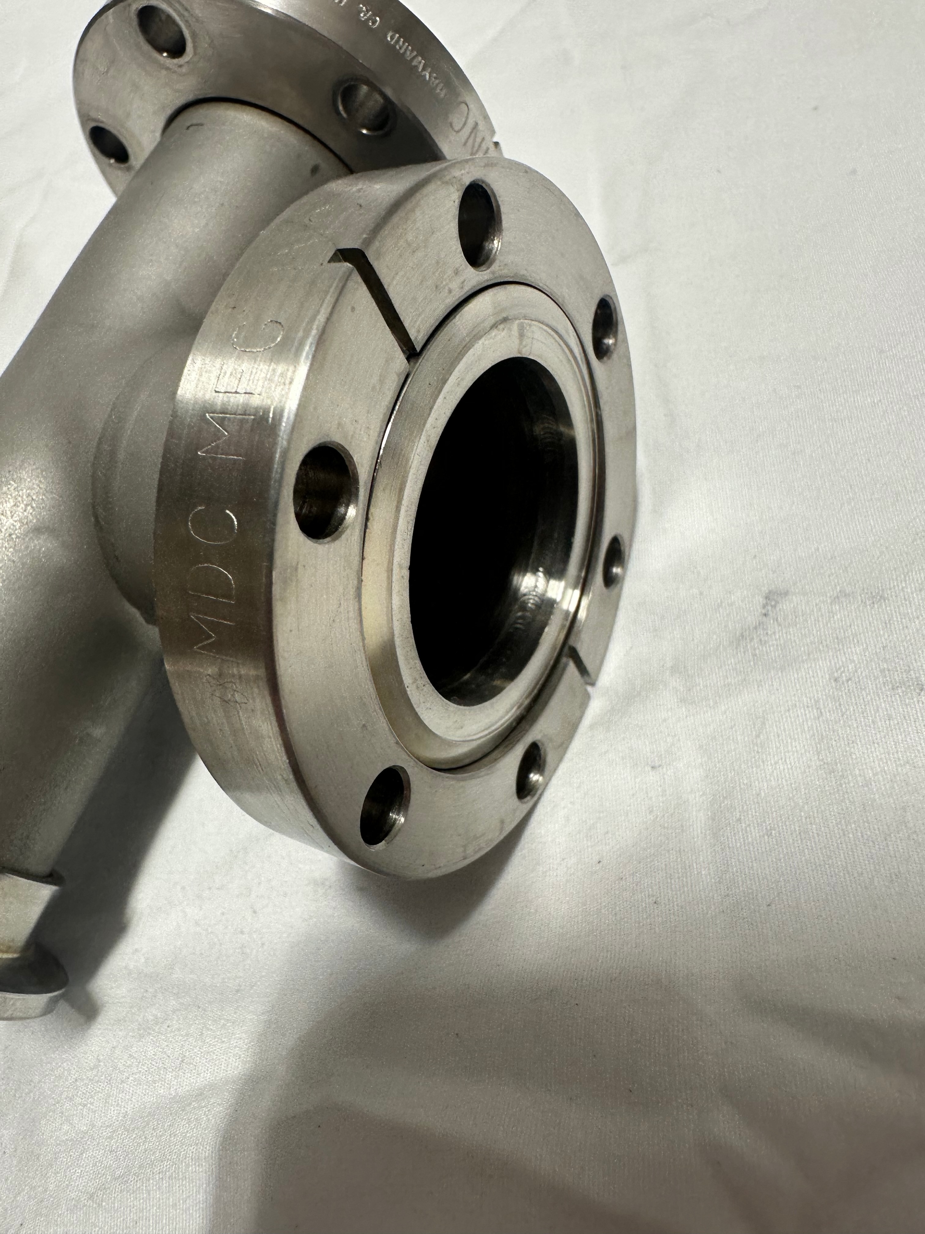 MDC Reducing tee, CF2.75 × CF2.75 × KF40 view 4
