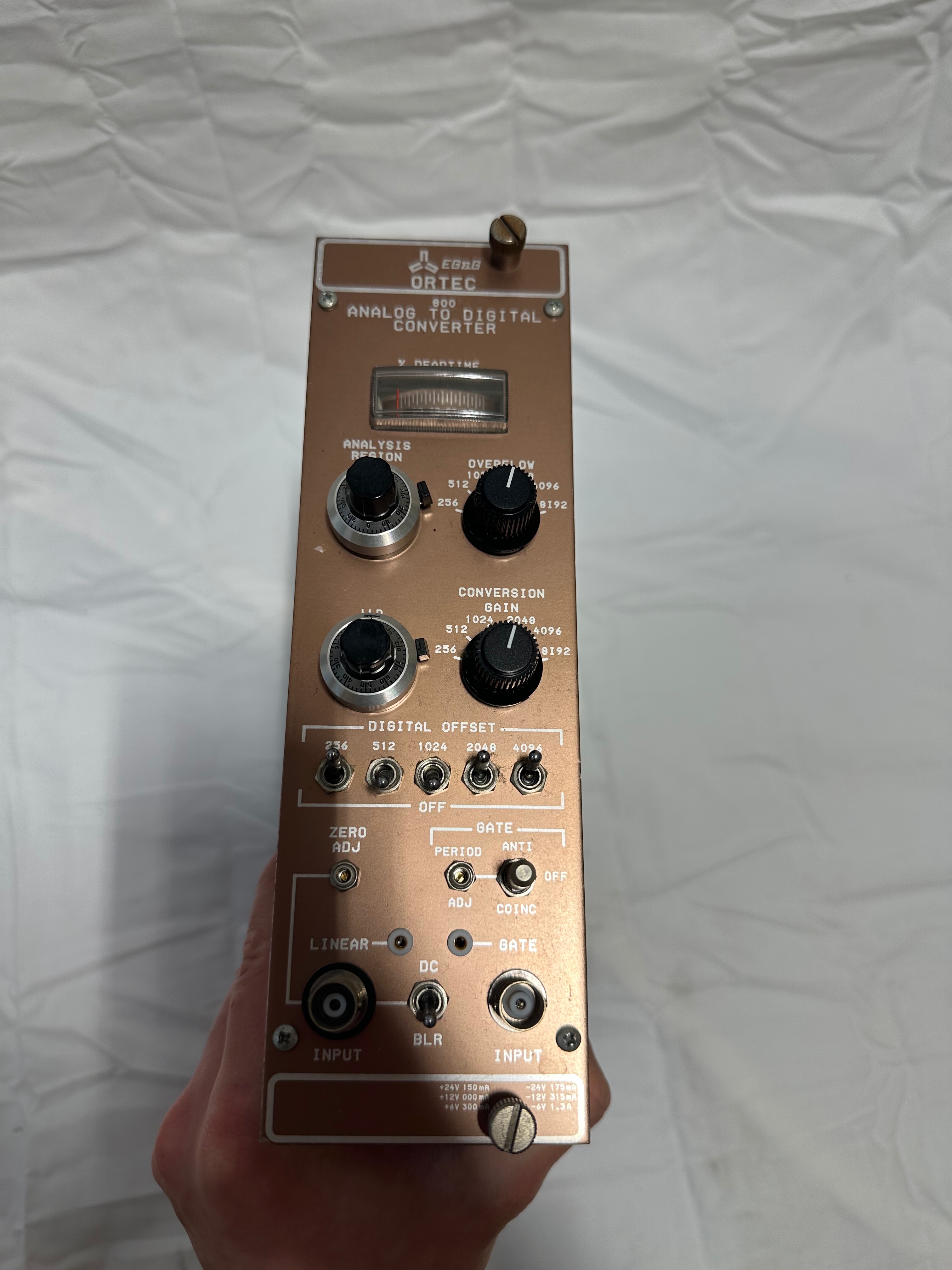 Ortec 800 Ortec 800 Analog to Digital Converter (NIM) view 2