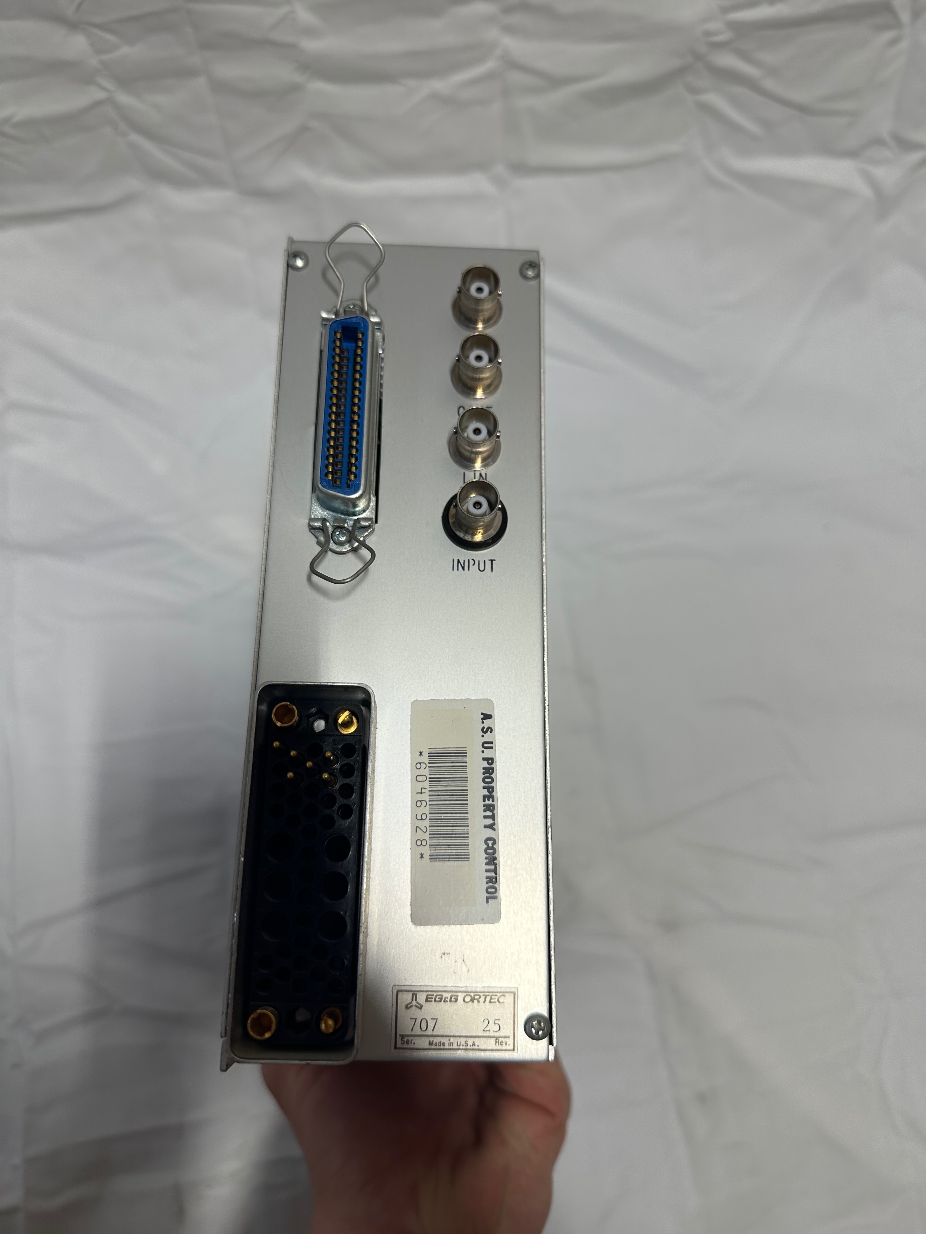 Ortec 800 Ortec 800 Analog to Digital Converter (NIM) view 4