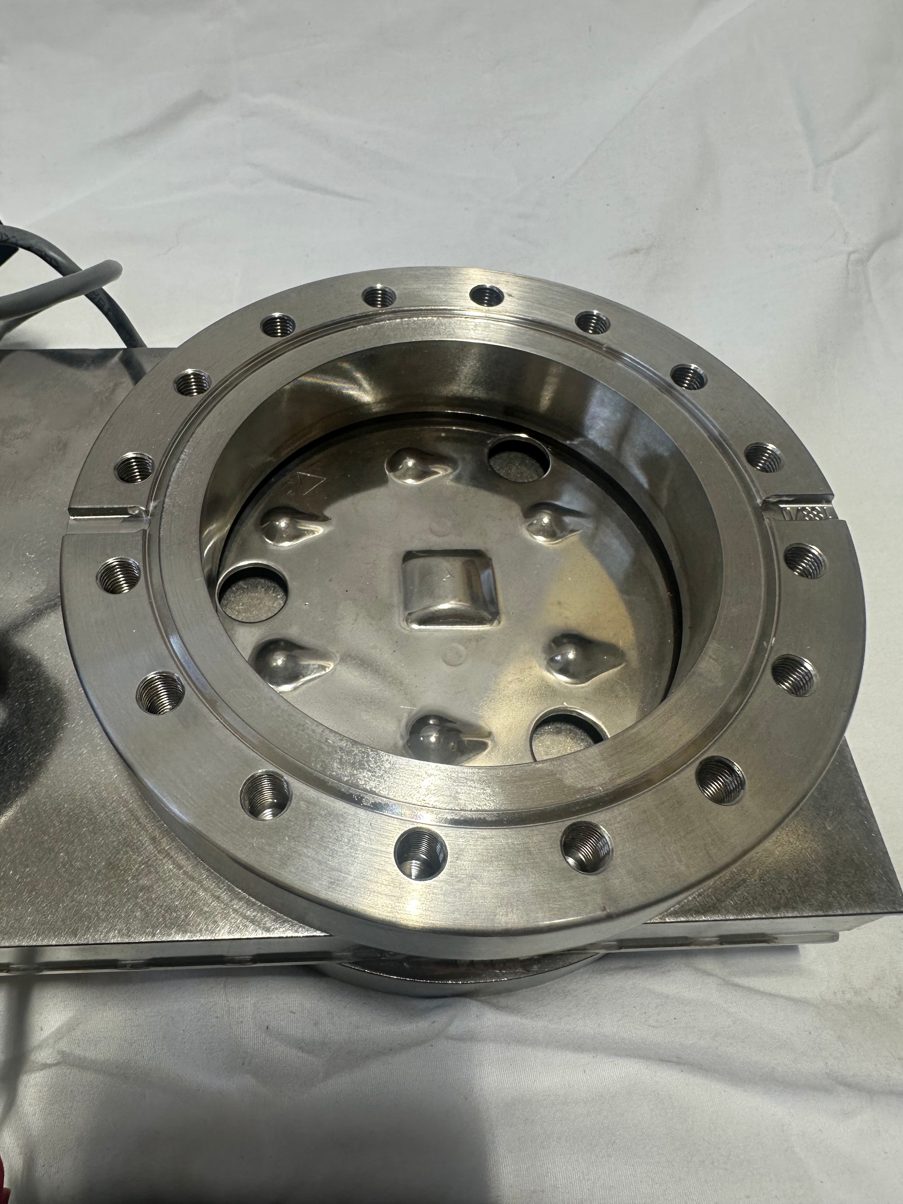 VAT CF6 gate valve view 10