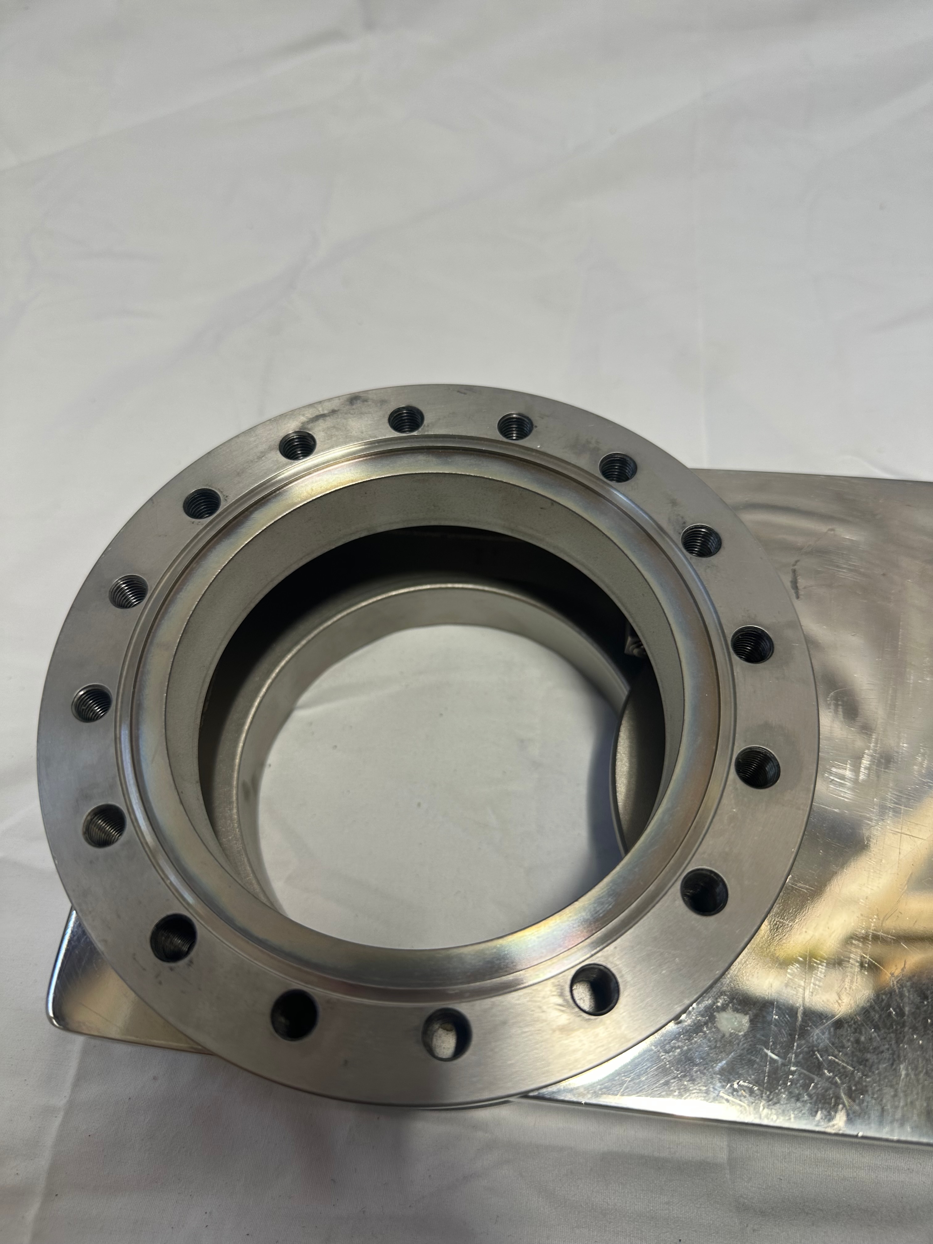 Huntington CF6 gate valve view 2