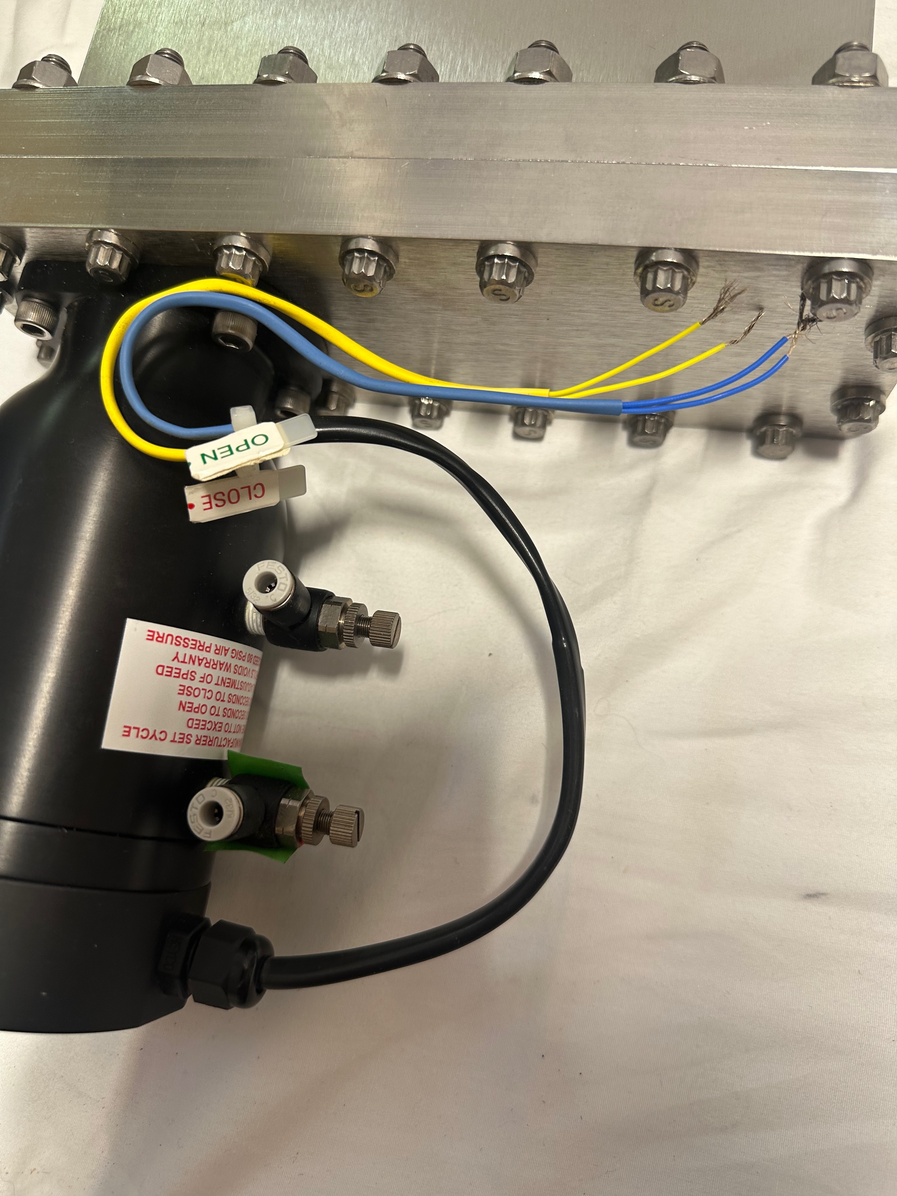 NorCal Products CF8 gate valve view 4